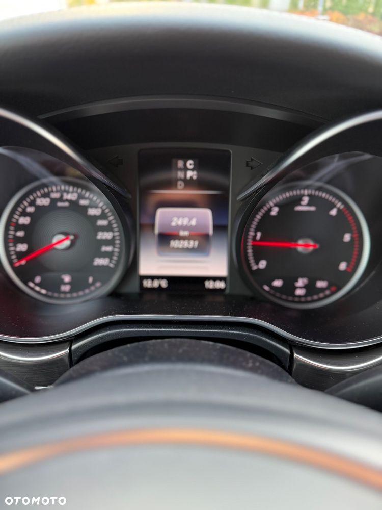 Mercedes-Benz Klasa V - 12