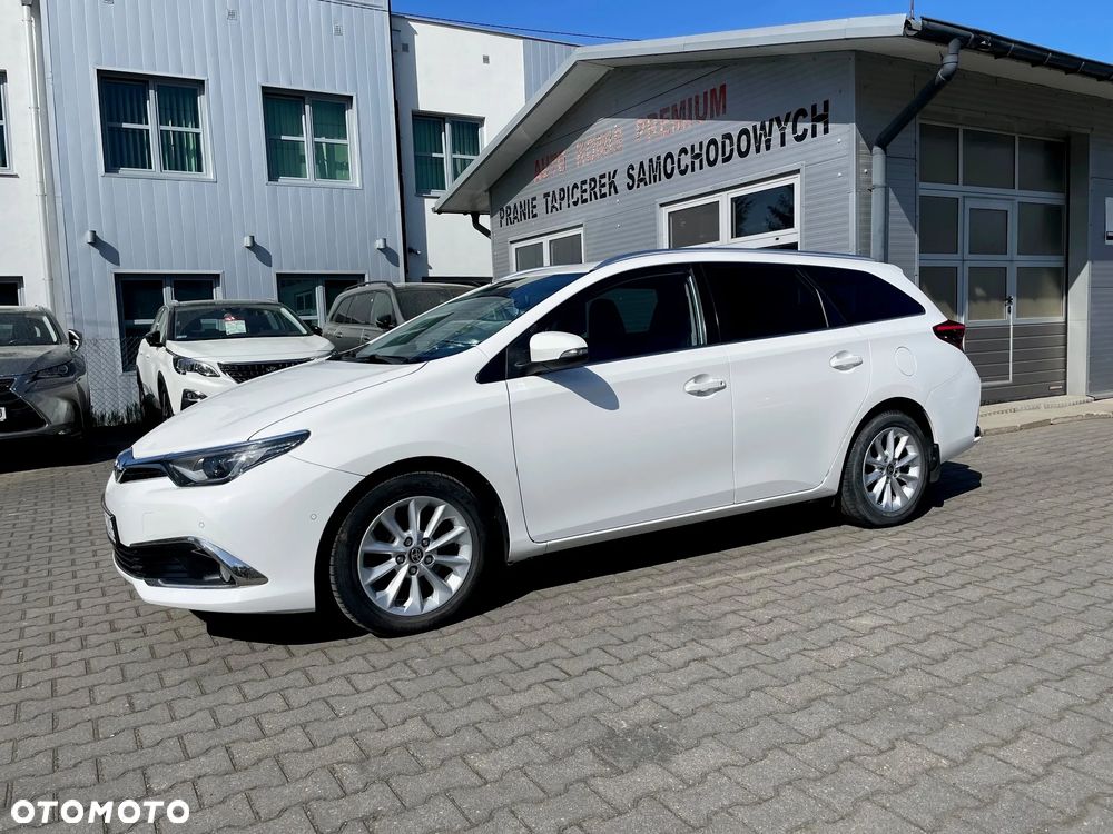 Toyota Auris - 1