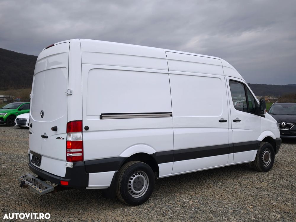 Mercedes-Benz Sprinter - 14