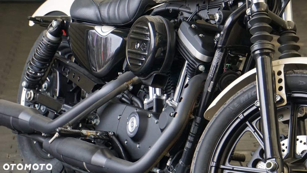Harley-Davidson Sportster Iron 883 - 22