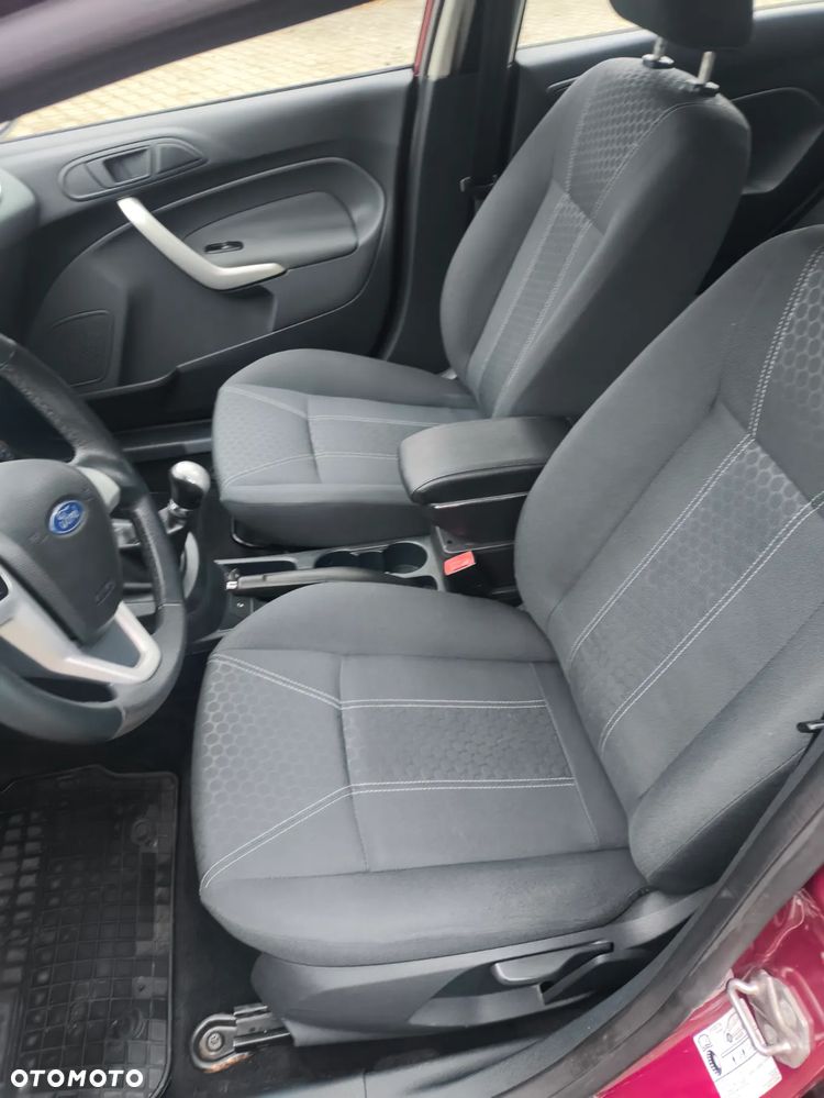 Ford Fiesta 1.6 Ti-VCT Titanium - 23