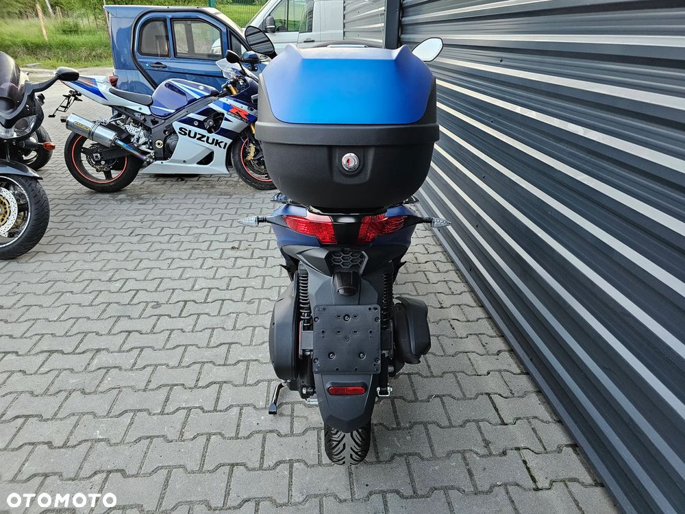 Piaggio MP-3 - 15