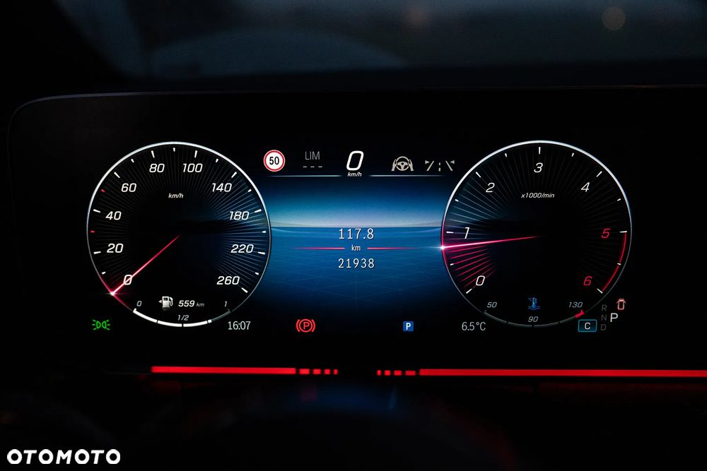 Mercedes-Benz Klasa V - 8