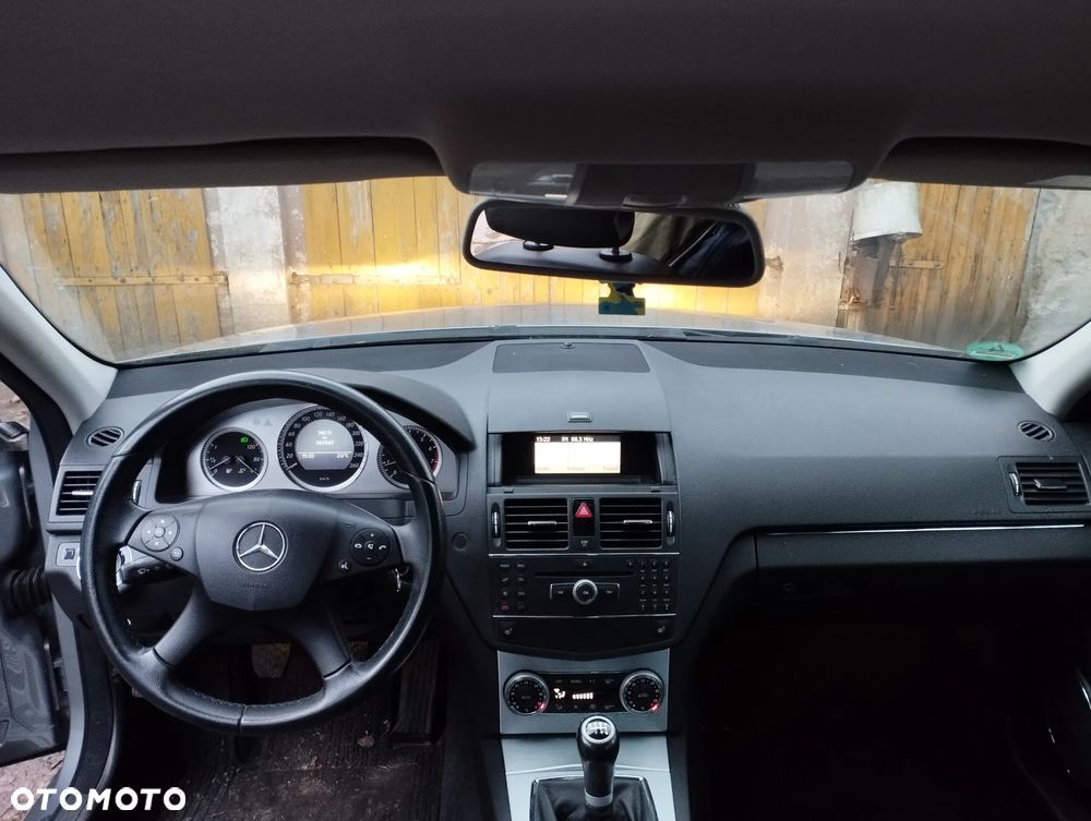 Mercedes-Benz Klasa C 180 Kompressor BlueEFFICIENCY Avantgarde - 10