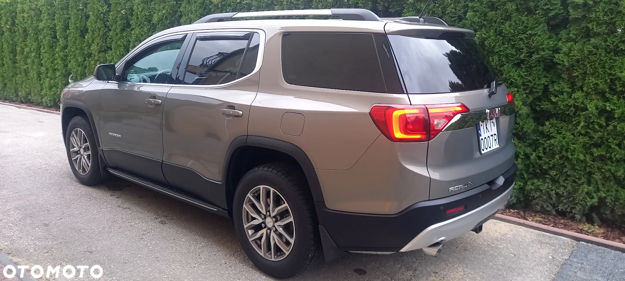 GMC Acadia - 3