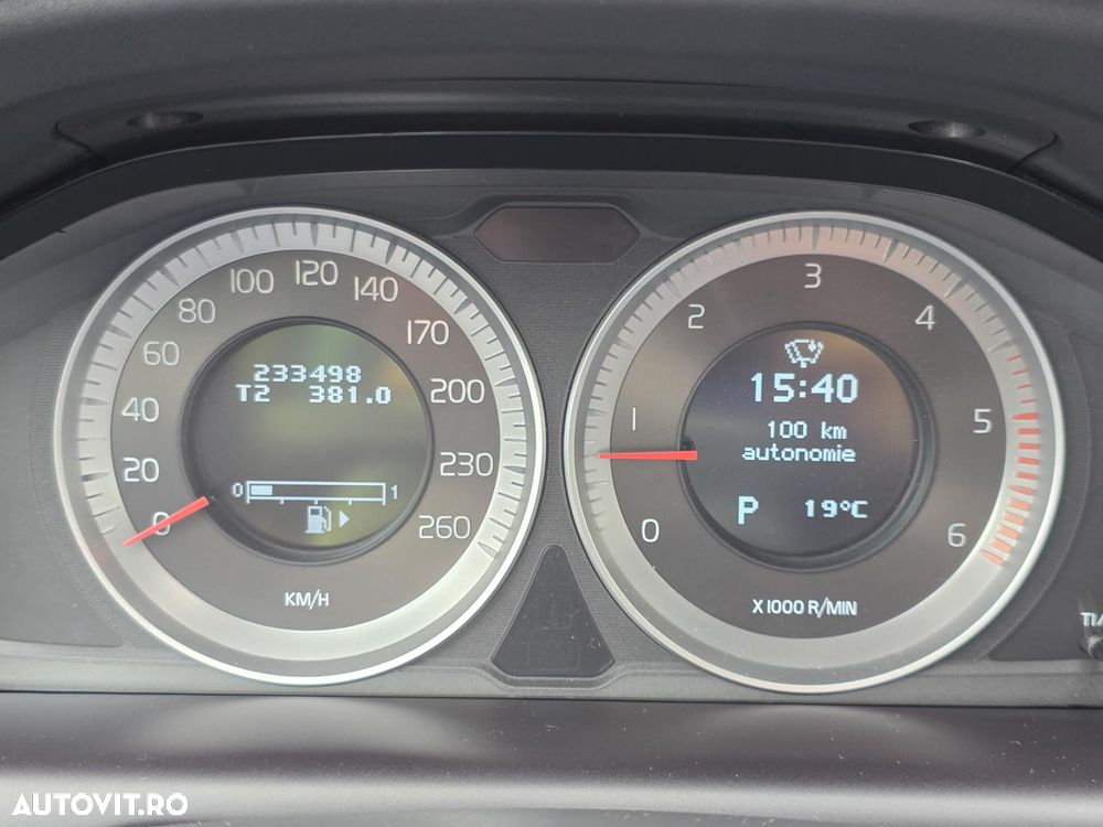 Volvo XC 60 D4 Geartronic Momentum - 25