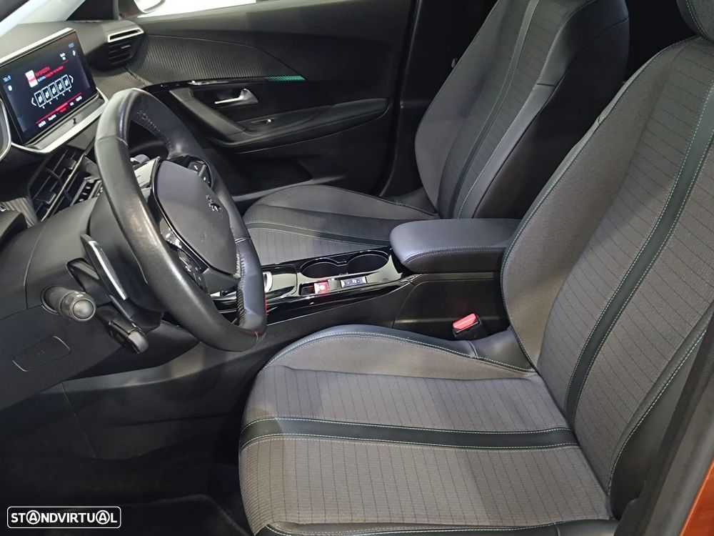 Peugeot 2008 PureTech 130 EAT8 Allure - 22