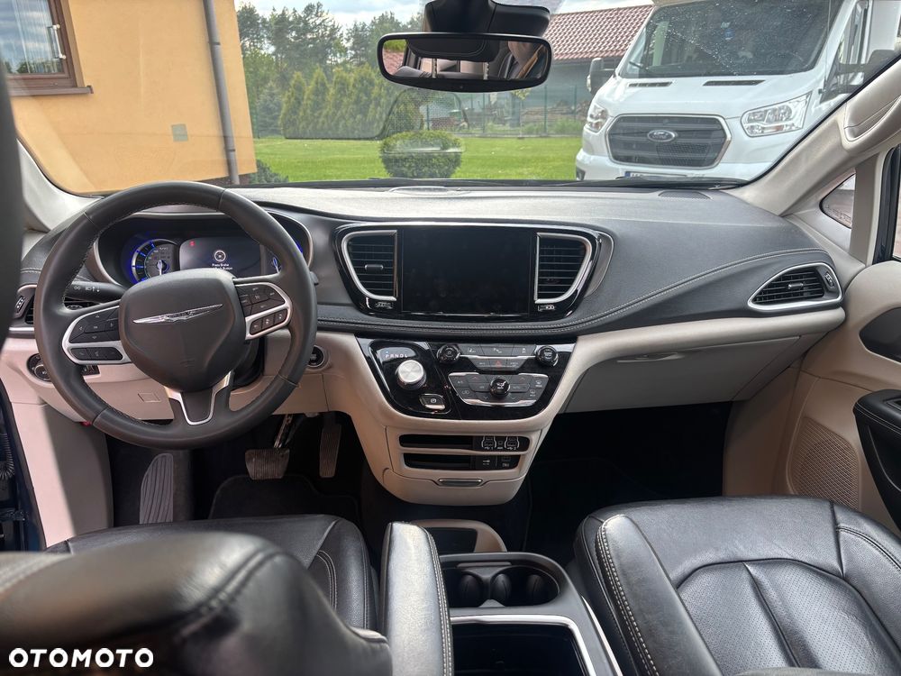 Chrysler Pacifica - 7