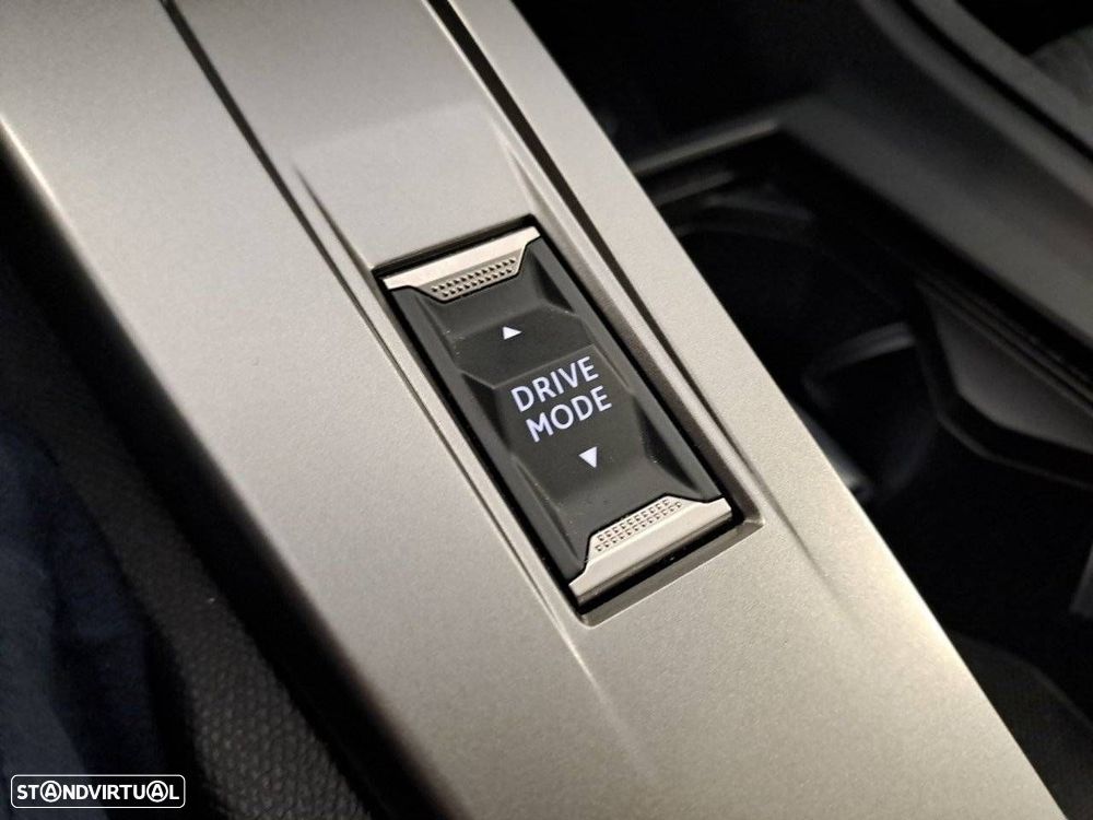 Peugeot 308 1.2 Hybrid Style e-DCS6 - 23