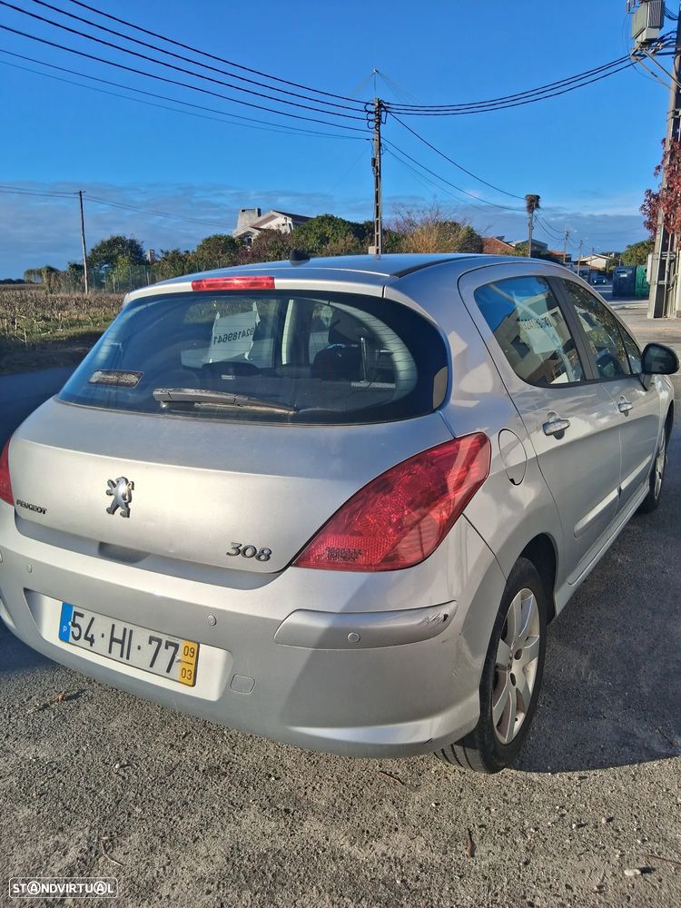 Peugeot 308 - 8
