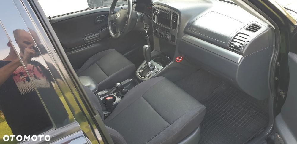 Suzuki Grand Vitara 2.0 - 17