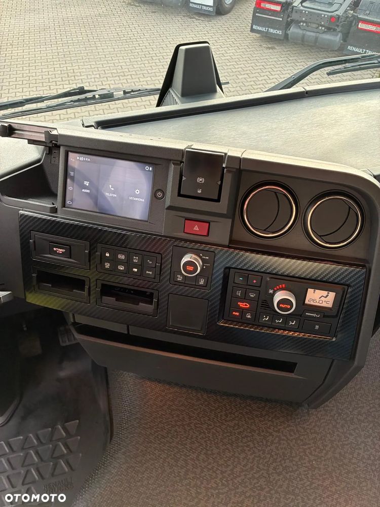 Renault T480 Sleeper Cab - 11