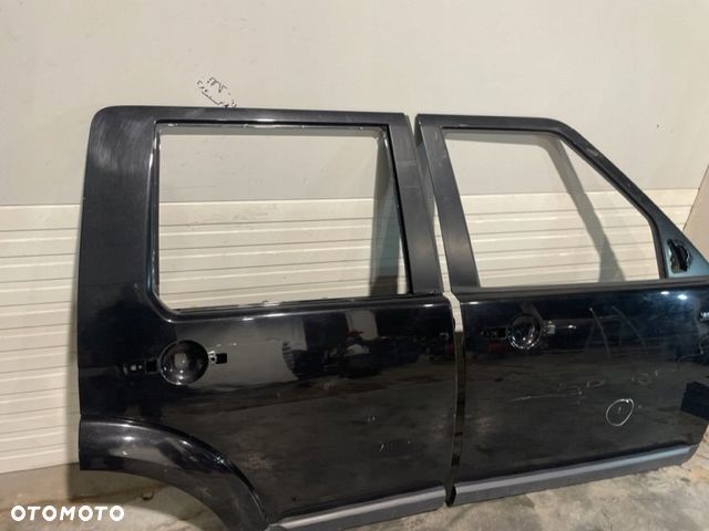 LAND ROVER DISCOVERY IV drzwi prawy tył czarne - 2