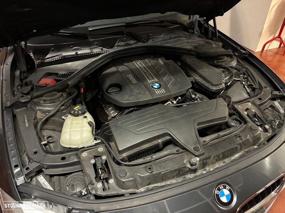 BMW 318 d Line Sport - 23