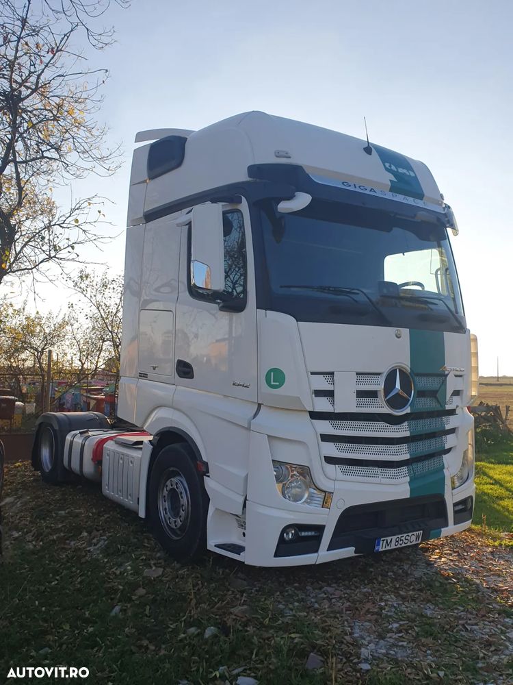 Mercedes-Benz Actros - 1