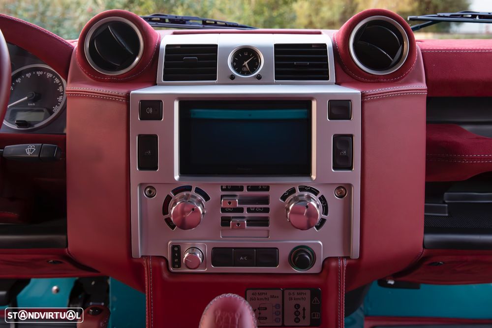 Land Rover Defender - 43