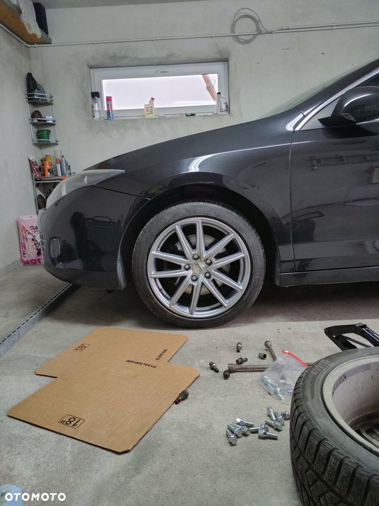 Renault Laguna 2.0 dCi GT - 25