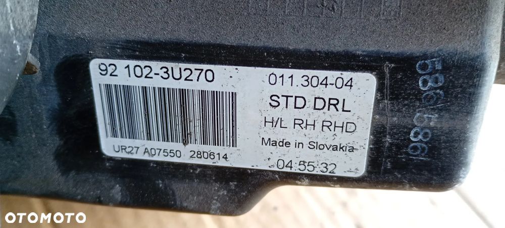 Lampa prawy przód przednia prawa XENON Kia Sportage III 3 UK 92102-3U310 - 10