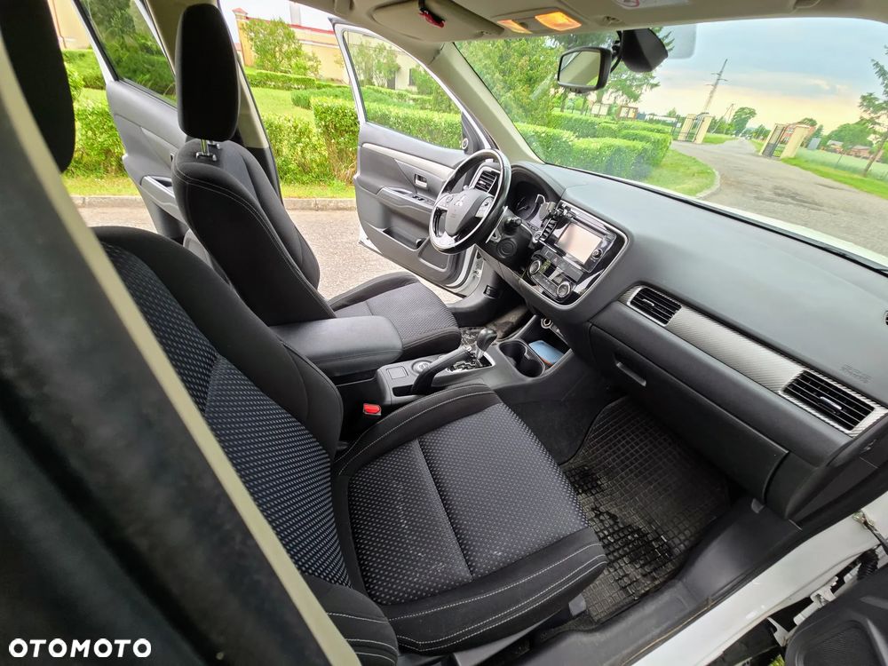 Mitsubishi Outlander 2.2 DID Intense + 4WD - 13