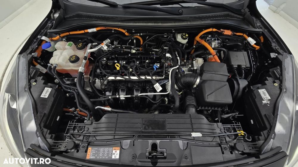 Ford Kuga 2.5 Duratec FWD PHEV ST-Line - 23