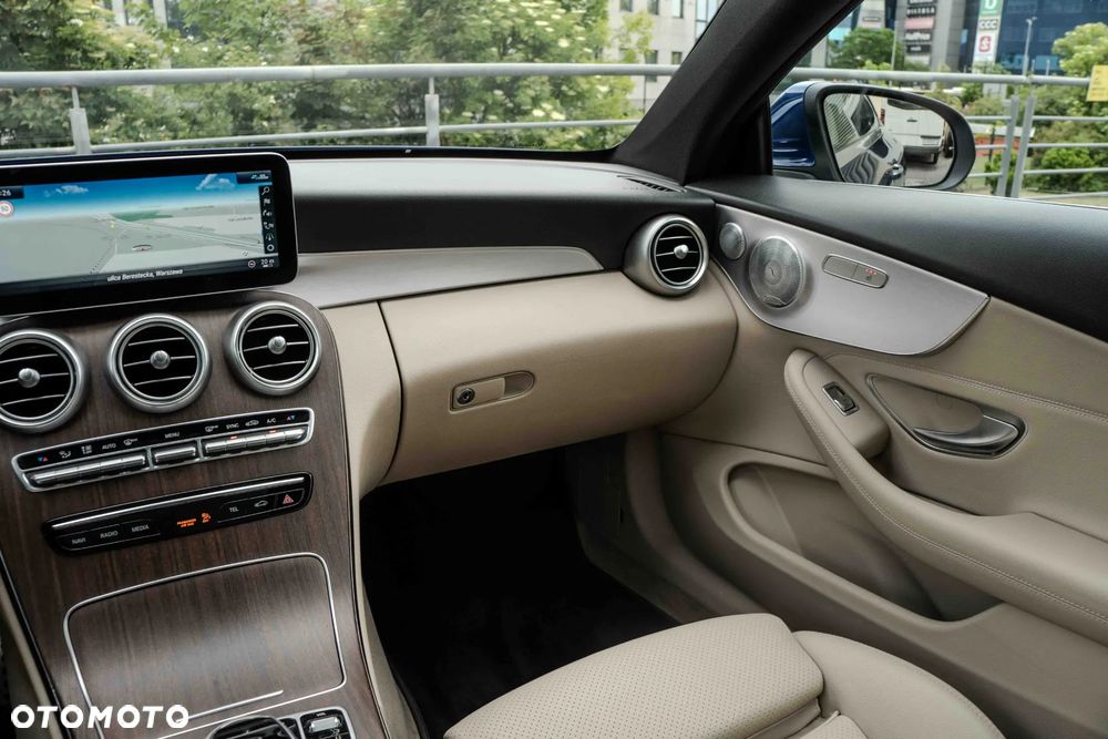 Mercedes-Benz Klasa C 200 4MATIC 9G-TRONIC - 22