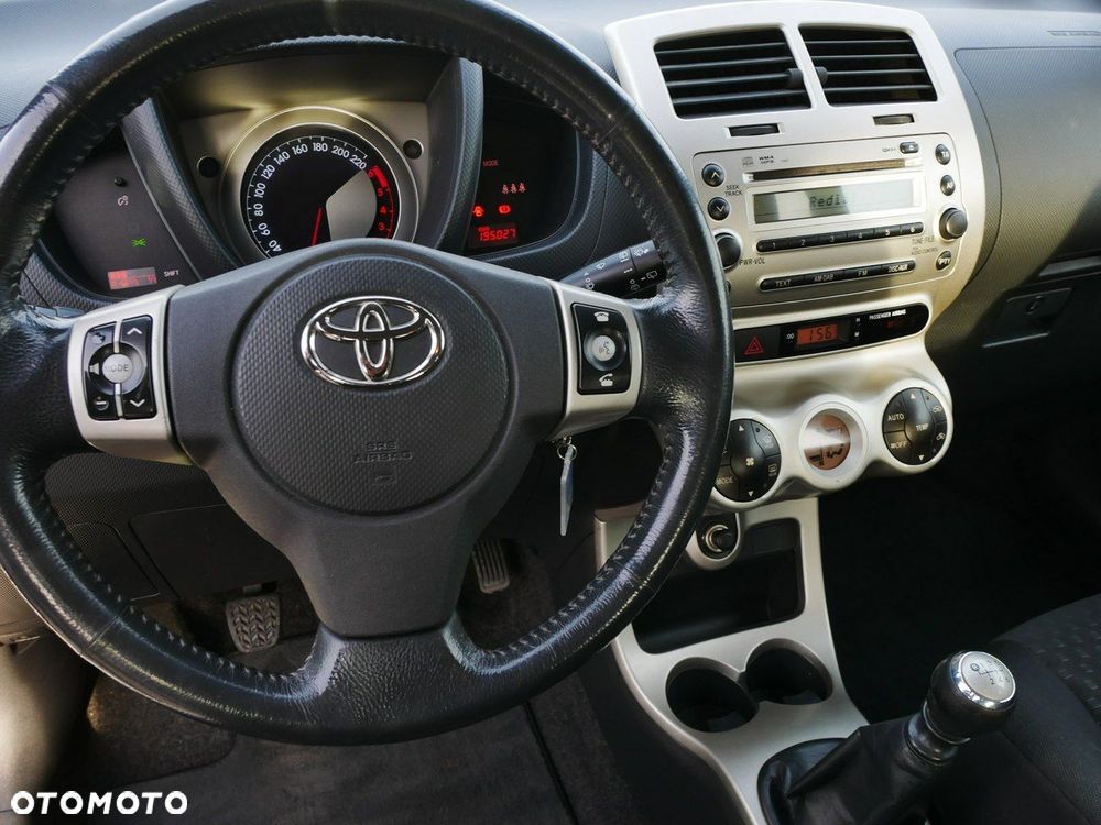 Toyota Urban Cruiser 1.4 D-4D 4x2 Life - 17