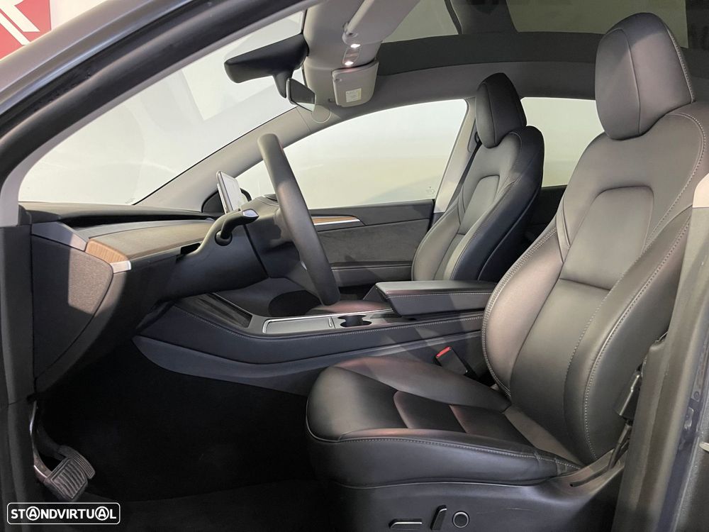 Tesla Model Y Long Range Dual Motor AWD - 14