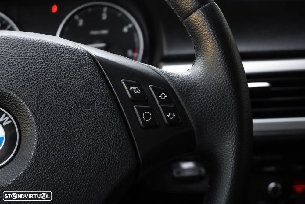 BMW 318 d LifeStyle - 10