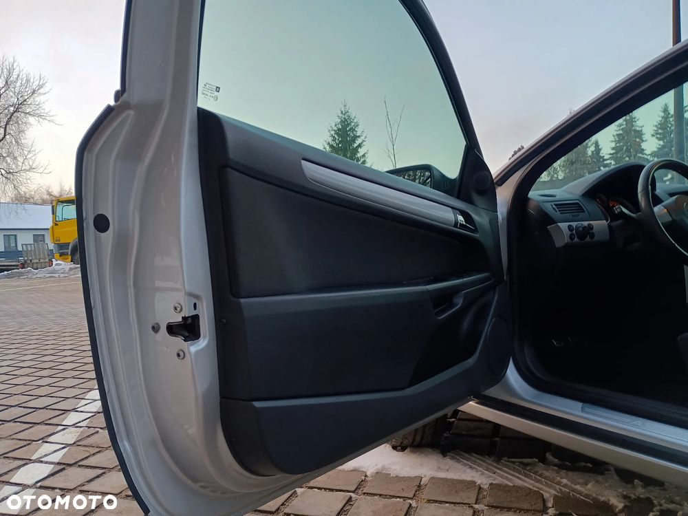 Opel Astra 1.8 16V Coupe - 17