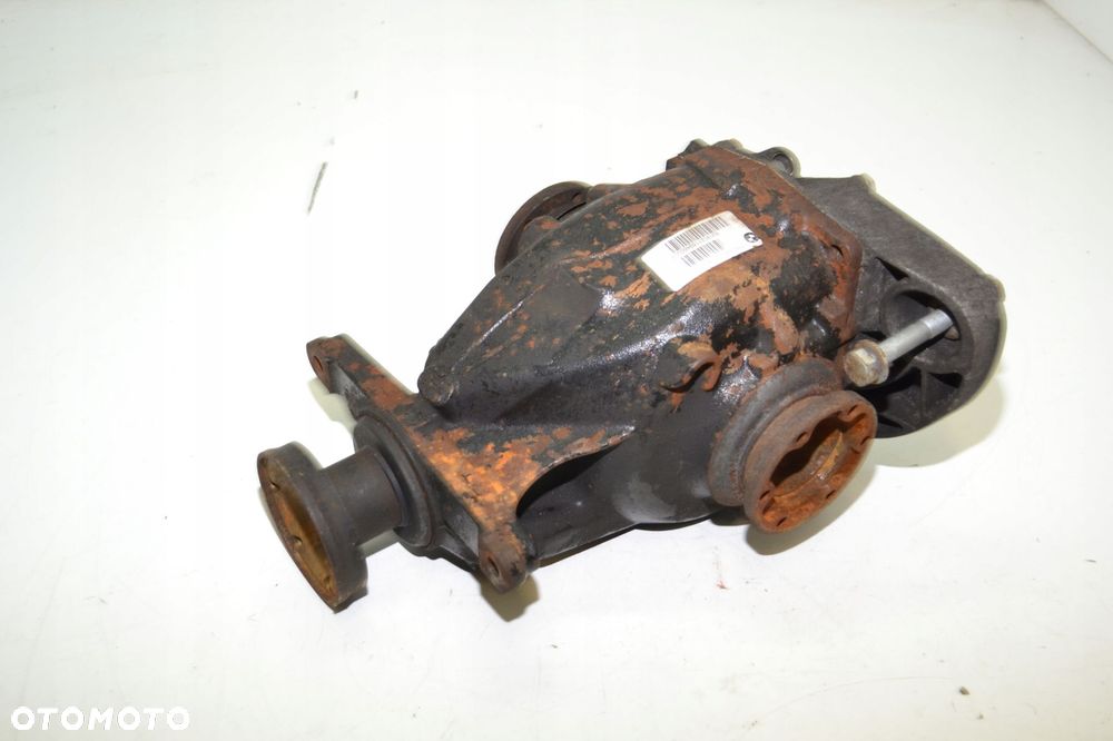 BMW E60 E61 DYFER MOST TYŁ TYLNY 3.23 7560591 - 1