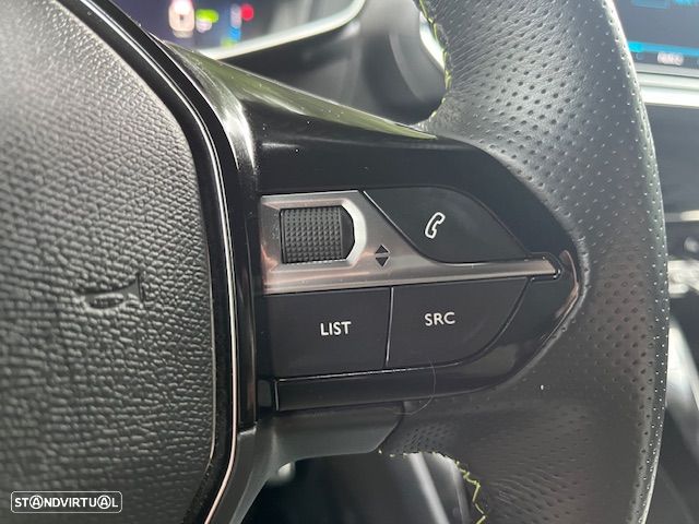 Peugeot e-208 GT - 13