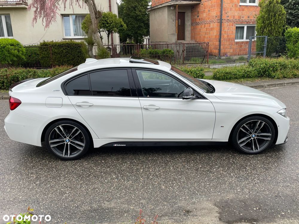BMW Seria 3 330e iPerformance M Sport - 18