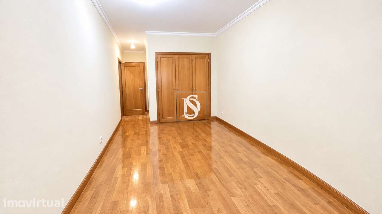 Apartamento T2+1 - Rua António Bessa Leite, Porto - Grande imagem: 5/17