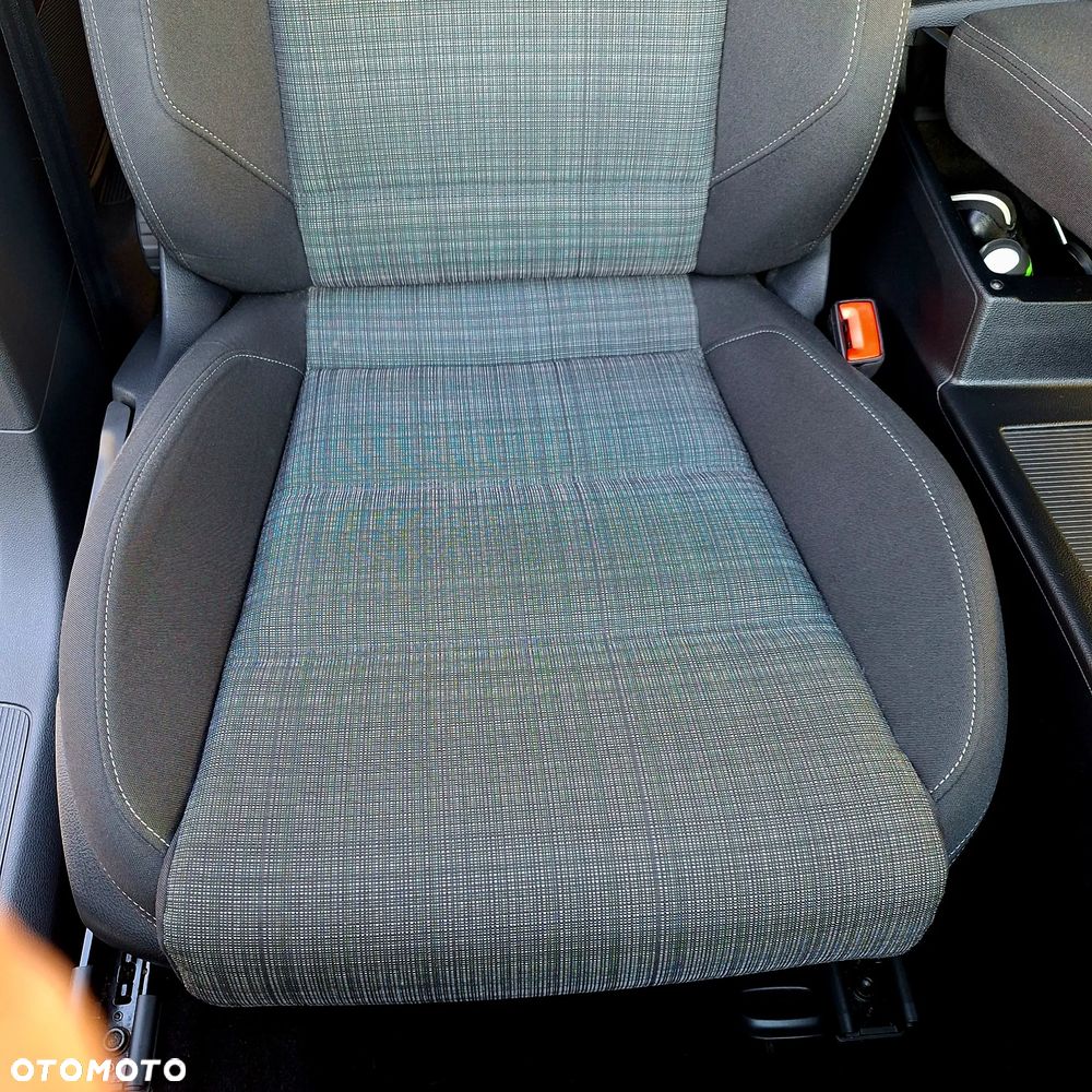 Volkswagen Passat - 39