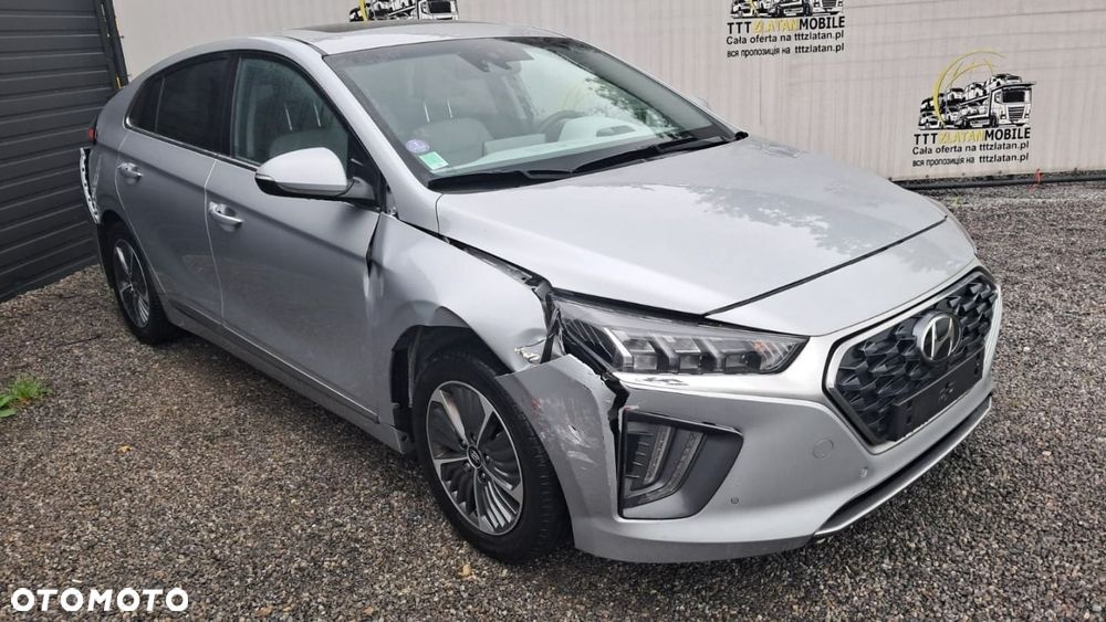 Hyundai IONIQ - 7