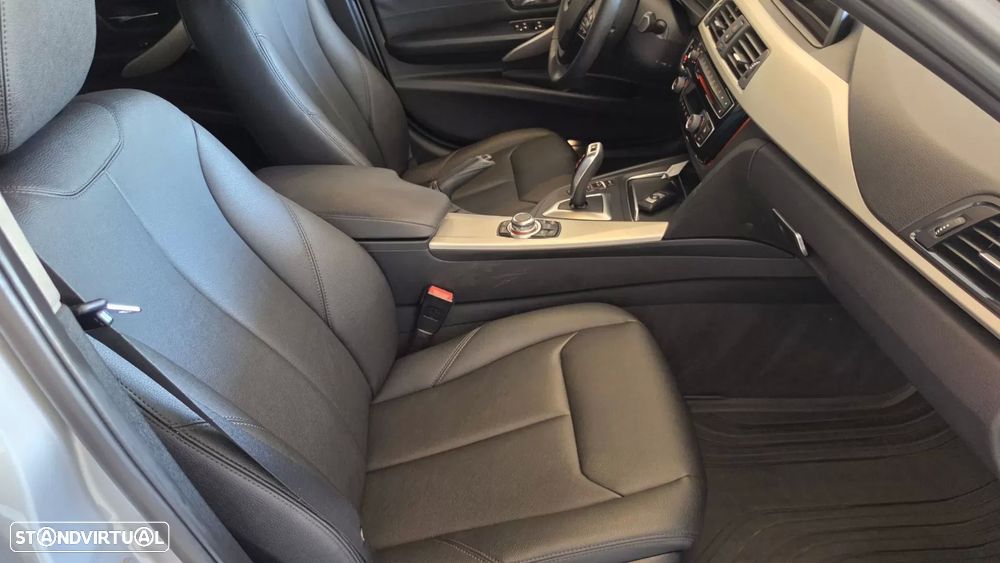 BMW 318 d Line Luxury Auto - 48