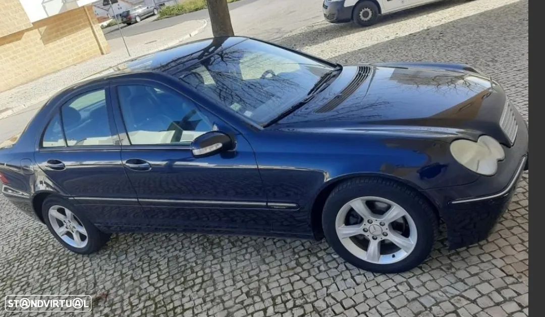 Mercedes-Benz 220 - 1