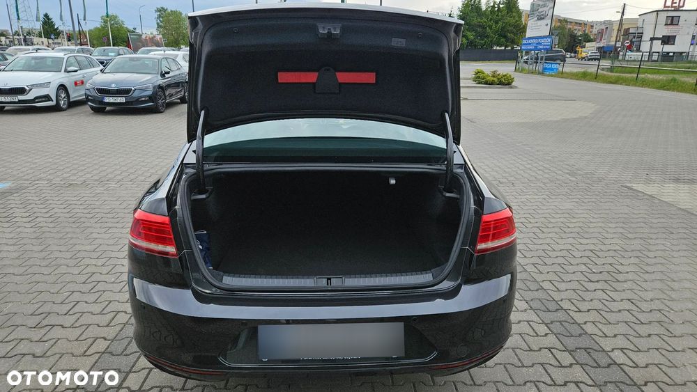 Volkswagen Passat 1.5 TSI EVO Trendline DSG - 14