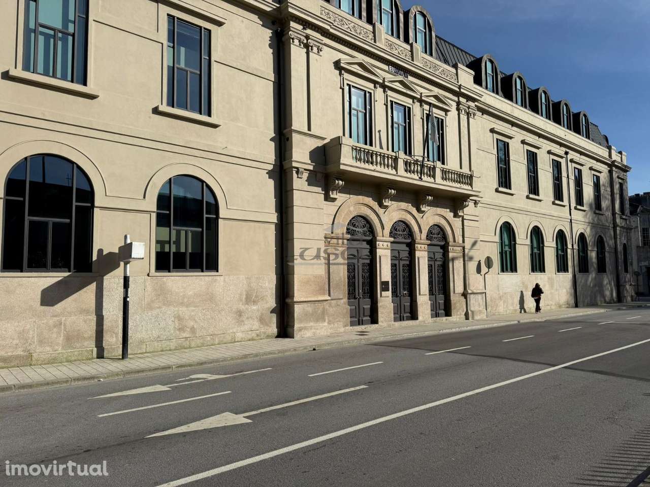 T1 Edifício da Antiga Faculdade de Farmácia (em frente à Igreja de ... - Grande imagem: 4/28