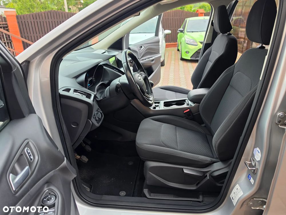 Ford Kuga 2.0 TDCi 2x4 Titanium - 17
