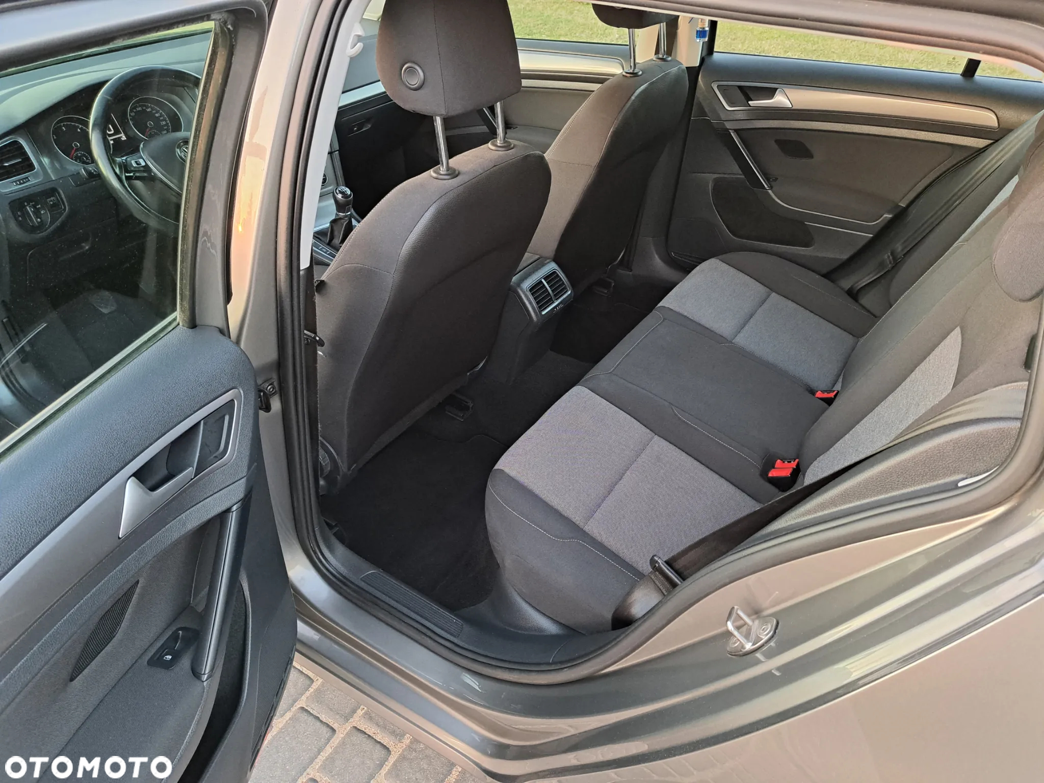 Volkswagen Golf VII 1.6 TDI BMT Trendline - 16