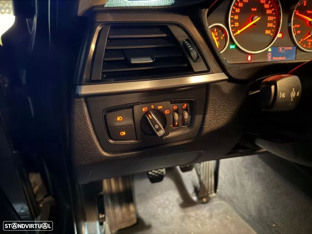 BMW 320 d Touring EfficientDynamics Line Sport - 18