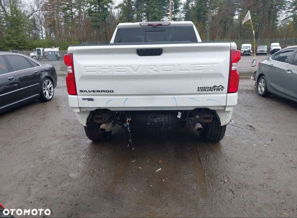 Chevrolet Silverado - 7