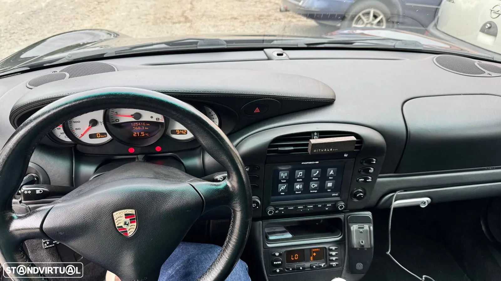 Porsche 911 (996) Carrera 4 - 34