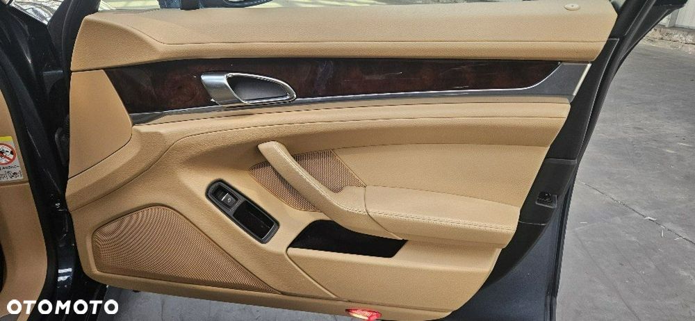 Porsche Panamera - 25