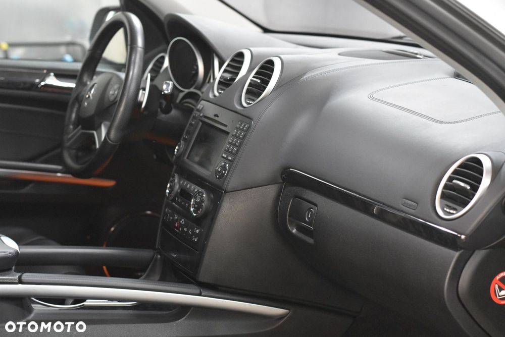 Mercedes-Benz ML 63 AMG 4-Matic - 13