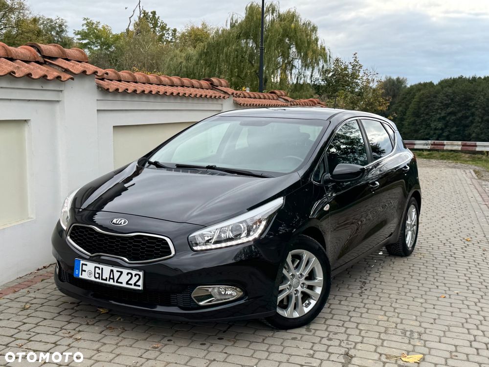 Kia Ceed - 10