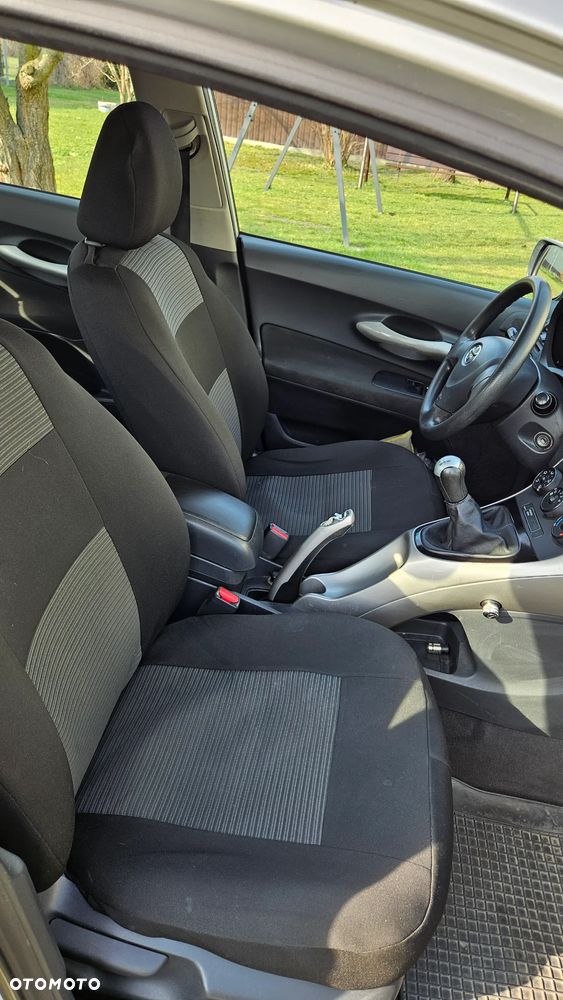 Toyota Auris 1.4 D-4D Luna - 11