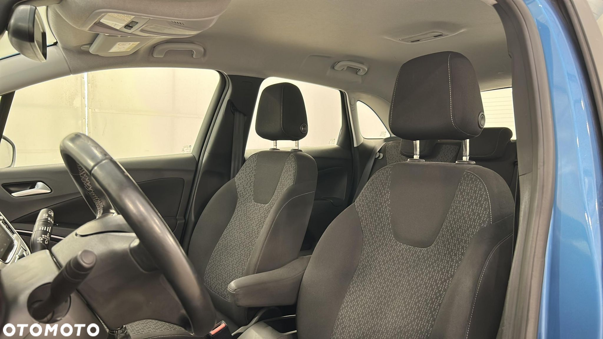 Opel Crossland X - 11