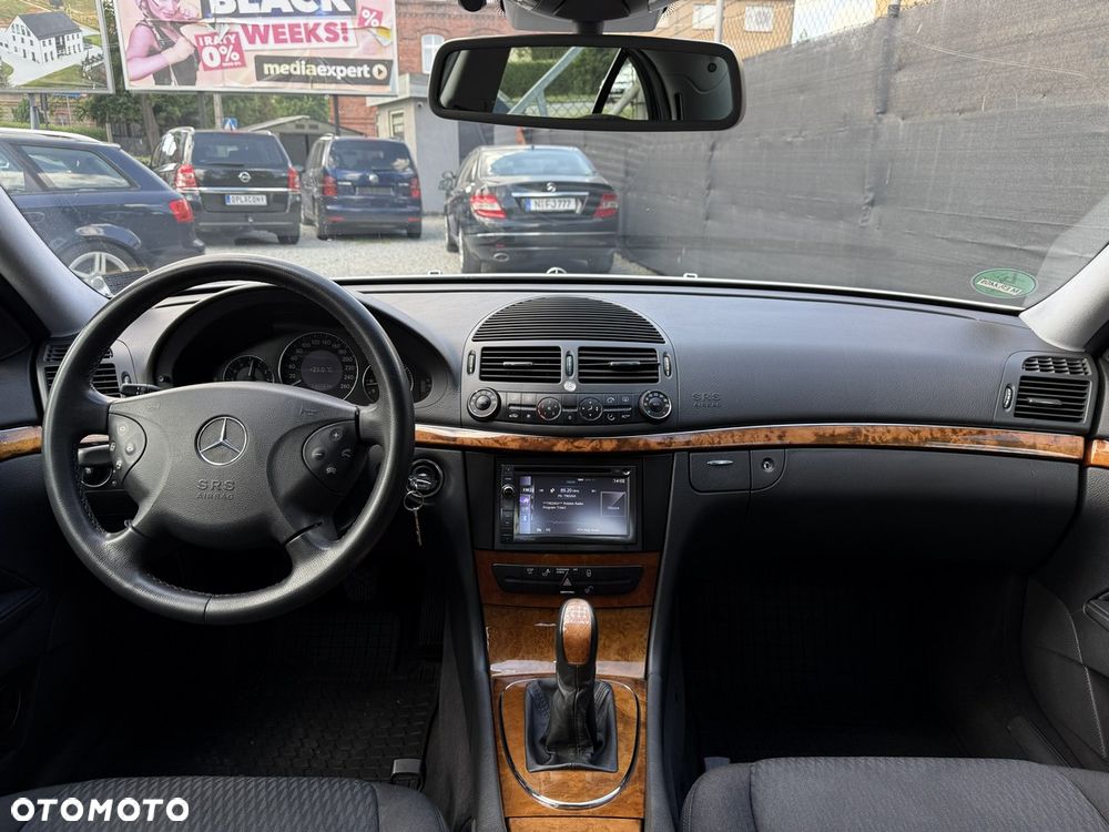 Mercedes-Benz Klasa E 240 Elegance - 22